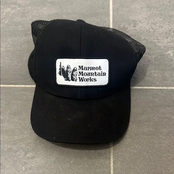 Marmot Mountain Works Black Trucker Hat - Picture 1 of 3